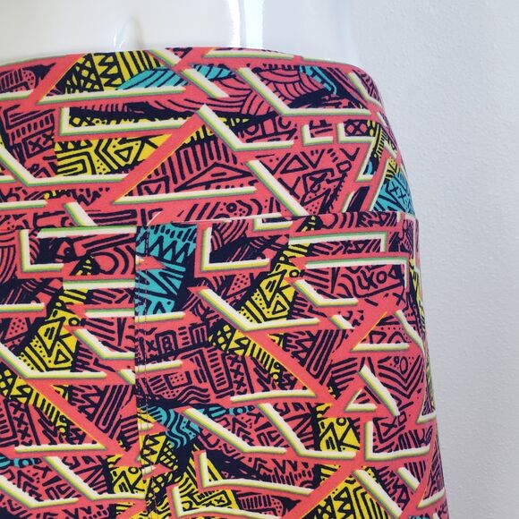 NEW LuLaRoe Pink Geometric Leggings - Picture 5 of 8